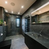 LUXURY BATHROOM SUITES